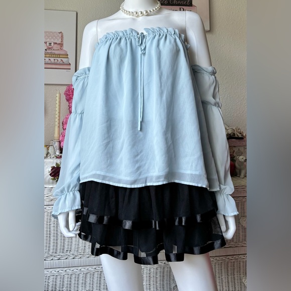 Vince Camuto off shoulder peasant blouse in Powder blue color Size Medium - Picture 1 of 8